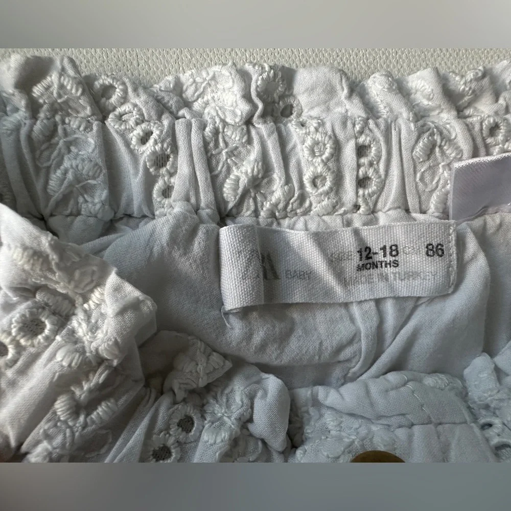 Zara girl’s High Waist White Shorts with Eyelet Pattern. Size 12-18M. - Picture 5 of 5